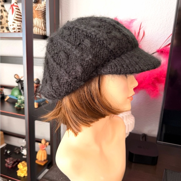 Vintage Knit Fuzzy Black Wool Beret - Picture 2 of 6